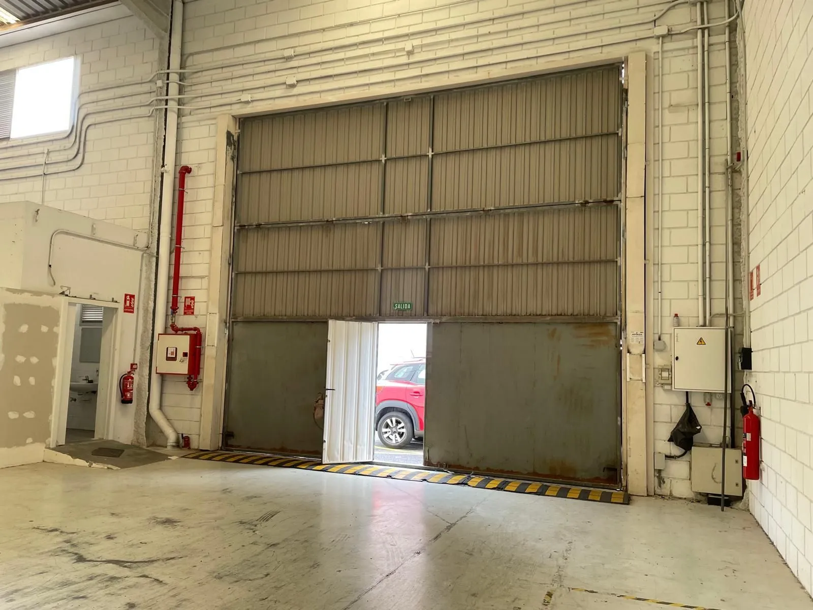 Industrial unit available to lease in Santa Cruz de Tenerife, Tenerife — Vitali listing N0600